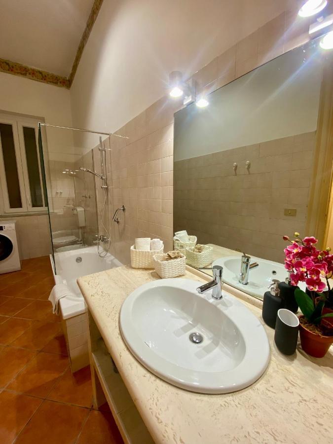 Appartement Urban Poet Retreat - Casa Di Vincenzo E Andrea 2 à Palerme Extérieur photo