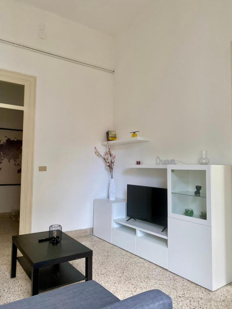 Appartement Urban Poet Retreat - Casa Di Vincenzo E Andrea 2 à Palerme Extérieur photo