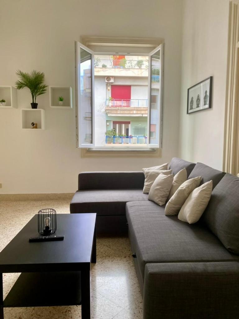 Appartement Urban Poet Retreat - Casa Di Vincenzo E Andrea 2 à Palerme Extérieur photo