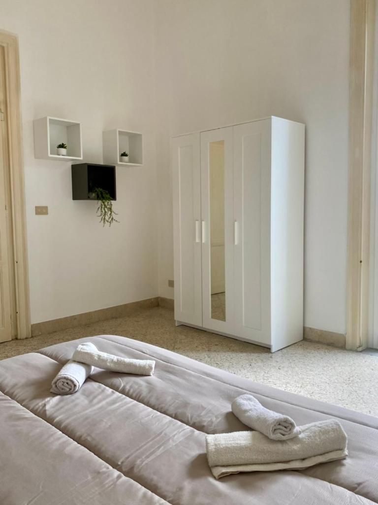 Appartement Urban Poet Retreat - Casa Di Vincenzo E Andrea 2 à Palerme Extérieur photo